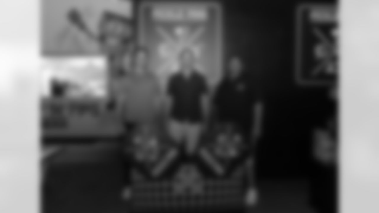 Gallery-Drew-Brees-Pickles-n-pins-photos-grand-opening-48