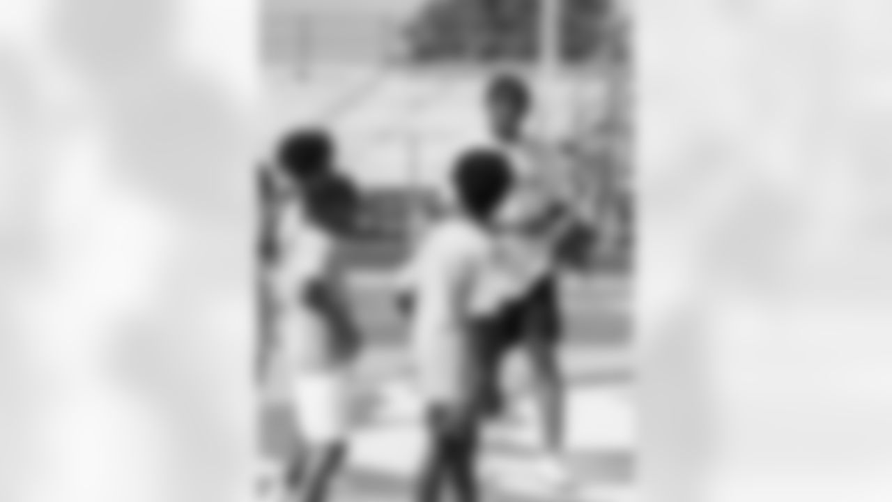Gallery-Davon-Godchaux-NFLPA-Youth-Camp-060725-30
