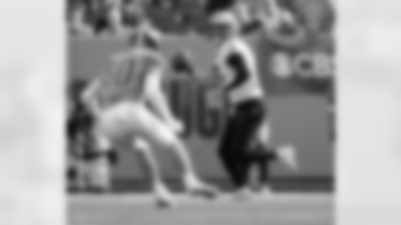 Check out the game action photos from the New Orleans Saints game against the Tennessee Titans for Week 17 of the 2025 NFL season on Dec. 28, 2025 at Nissan Stadium.