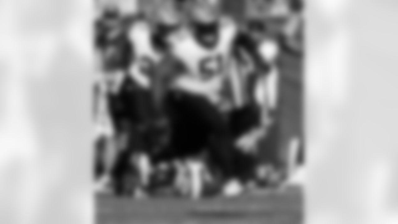 C/G Cesar Ruiz (51) in action during the New Orleans Saints game against the Tampa Bay Buccaneers for Week 18 of the 2024 NFL Season on Jan. 5, 2025 at Raymond James Stadium.