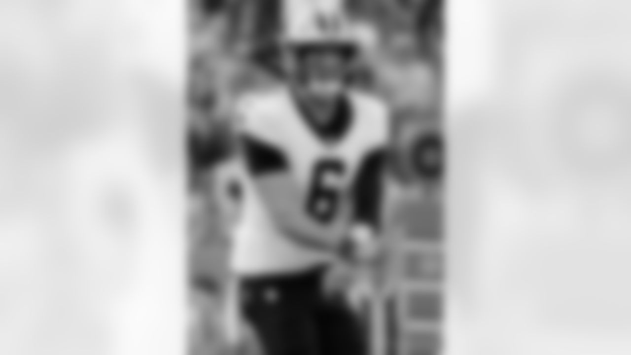 Check out the game action photos from the New Orleans Saints game against the Tennessee Titans for Week 17 of the 2025 NFL season on Dec. 28, 2025 at Nissan Stadium.