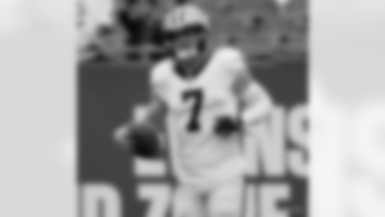 Check out the pregame photos from the New Orleans Saints game against the Tampa Bay Buccaneers for Week 14 of the 2025 NFL season on Dec. 7, 2025 at Raymond James Stadium.