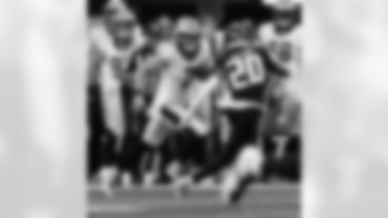 Check out the game action photos from the New Orleans Saints game against the Atlanta Falcons for Week 18 of the 2025 NFL season on Jan. 4, 2026 at Mercedes-Benz Stadium.