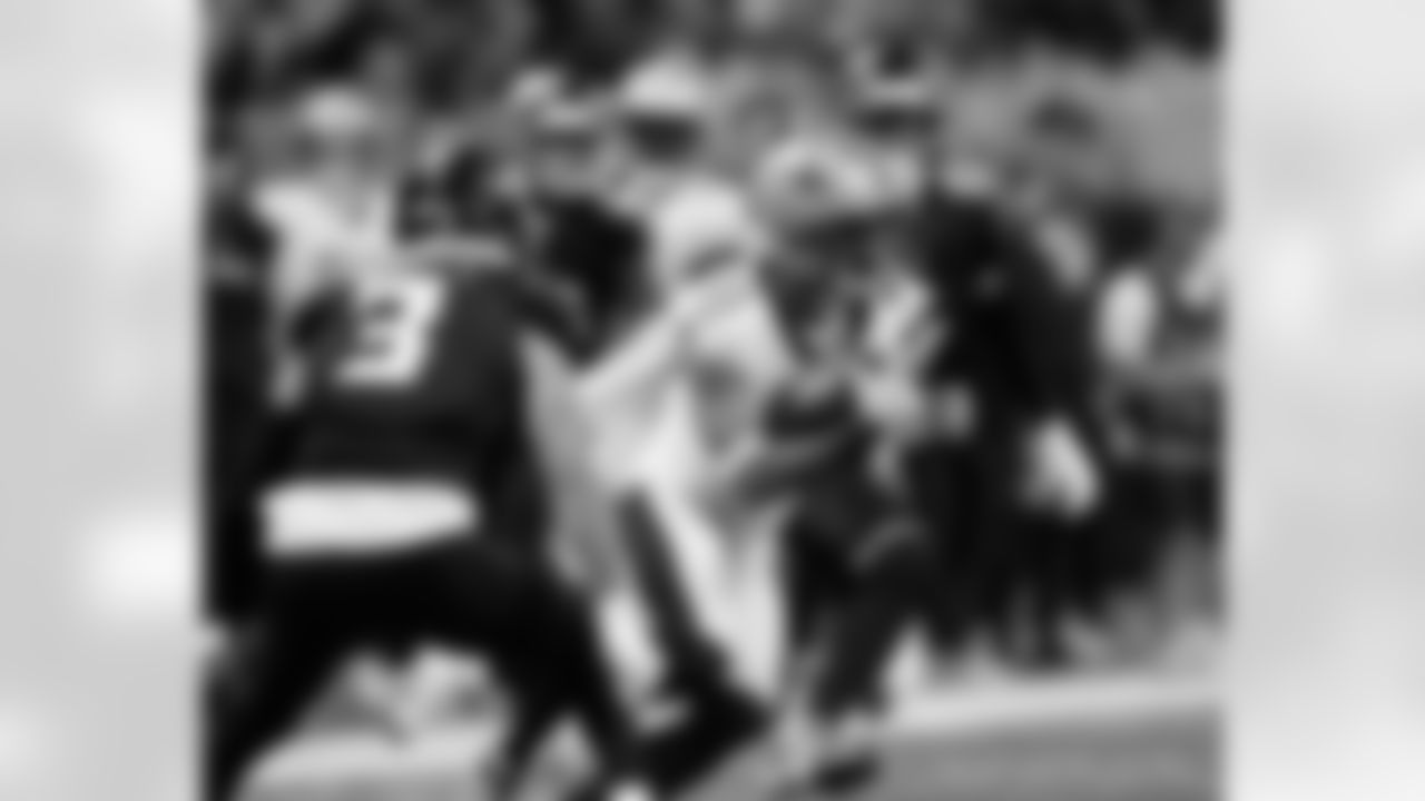 Check out the game action photos from the New Orleans Saints game against the Atlanta Falcons for Week 18 of the 2025 NFL season on Jan. 4, 2026 at Mercedes-Benz Stadium.