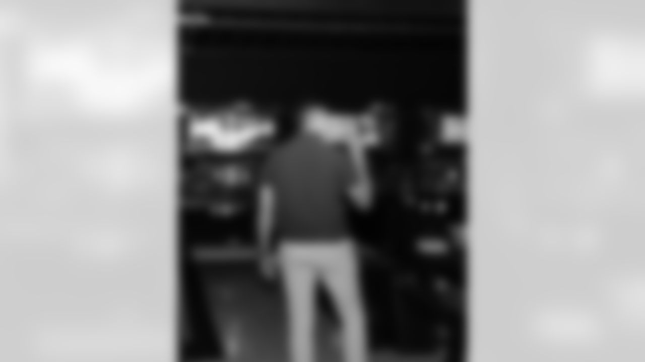 Gallery-Drew-Brees-Pickles-n-pins-photos-grand-opening-41