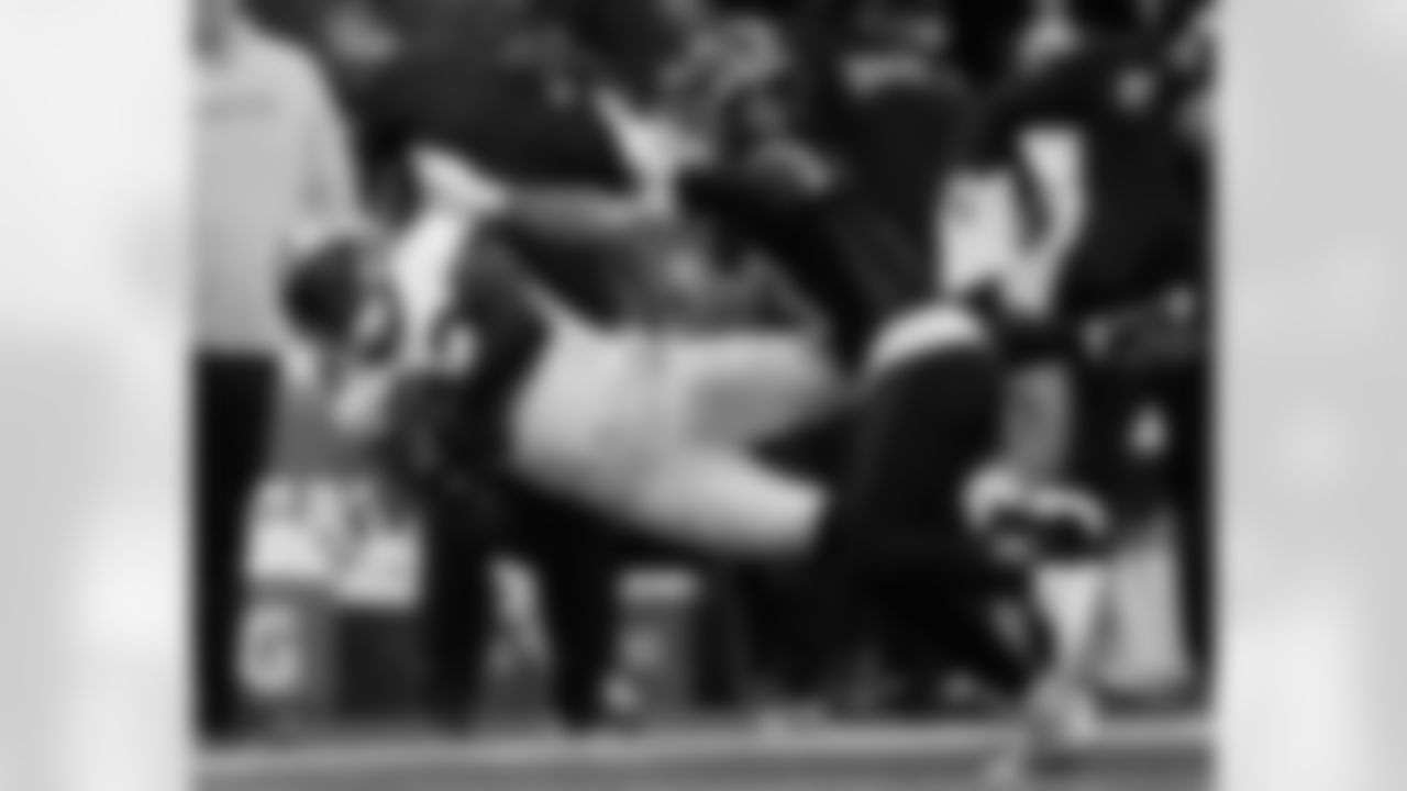 Check out the best photos of the New Orleans offense in their game against the Atlanta Falcons for Week 18 of the 2025 NFL season on Jan. 4, 2026 at Mercedes-Benz Stadium.