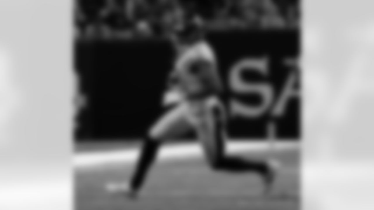 Check out the game action photos from the New Orleans Saints game against the New York Jets for Week 16 of the 2025 NFL season on Dec. 21, 2025 at the Caesars Superdome.