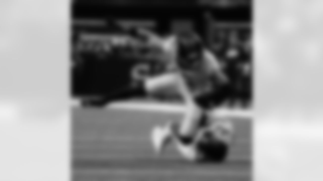 Check out the best photos of the New Orleans offense in their game against the New York Jets for Week 16 of the 2025 NFL season on Dec. 21, 2025 at Caesars Superdome.