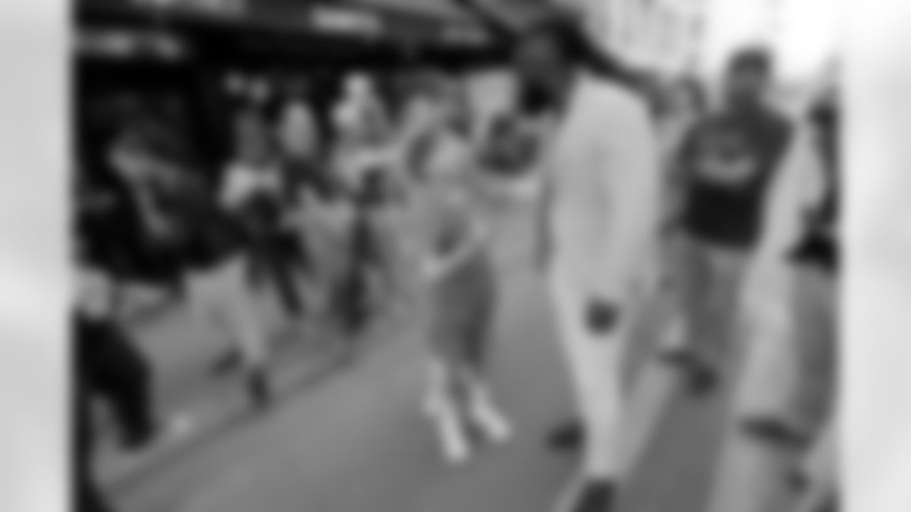 New Orleans Saints linebacker Demario Davis joined local Parisian fans, including our 2025 International Fan of the Year, as well as Paris Musketeers representatives, and FFFA coaches for happy hour at New Orléans Saints Café in in Paris, France on Thursday, July 10, 2025.