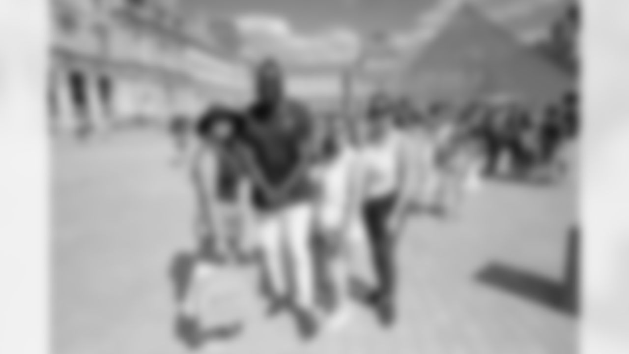 New Orleans Saints linebacker Demario Davis embraced French culture with a guided tour of Paris, visiting iconic landmarks like the Eiffel Tower, the Louvre Museum, Notre-Dame Cathedral of Paris, and more on Friday, July 11, 2025.
