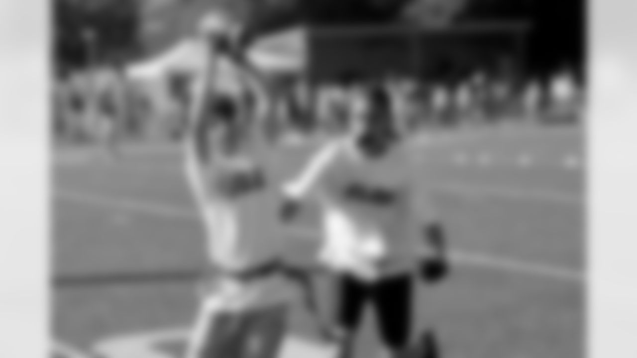 New Orleans Saints linebacker Demario Davis joined young athletes for a Play Football Experience and Flag Football clinic in Paris, France on Saturday, July 12, 2025.