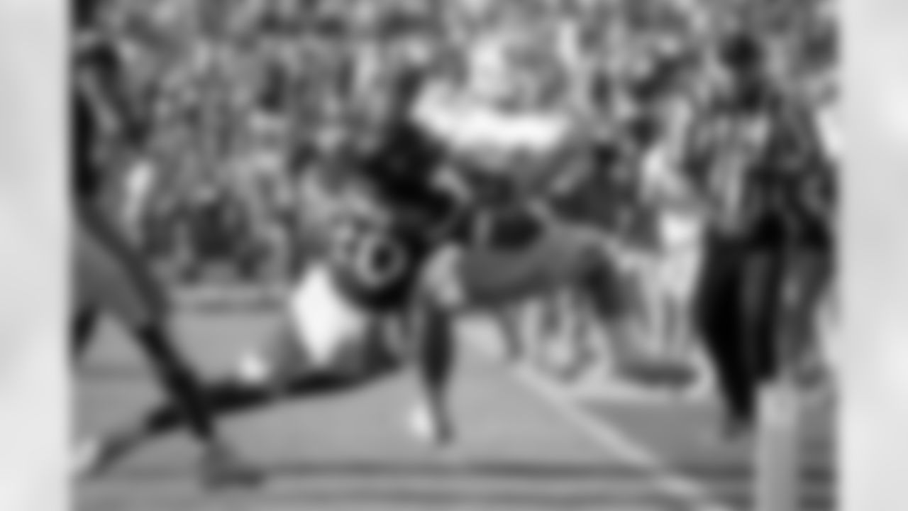 Check out photos of New Orleans Saints 3rd round draft pick Jonas Sanker,safety from Virginia, drafted 93rd overall in the 2025 NFL Draft.