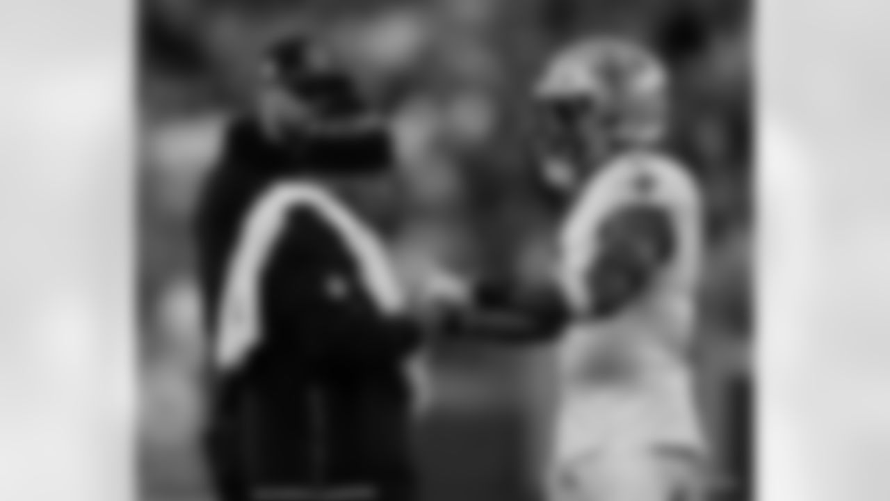 S Ugo Amadi (0) is checked out by trainer during the New Orleans Saints game against the New York Giants for Week 14 of the 2024 NFL Season on Dec. 8, 2024 at MetLife Stadium.
