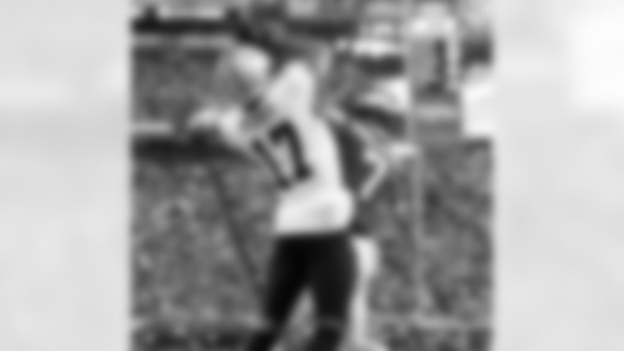 Check out the game action shots from the New Orleans Saints game against the Minnesota Vikings in Week 10 of the 2023 NFL season.