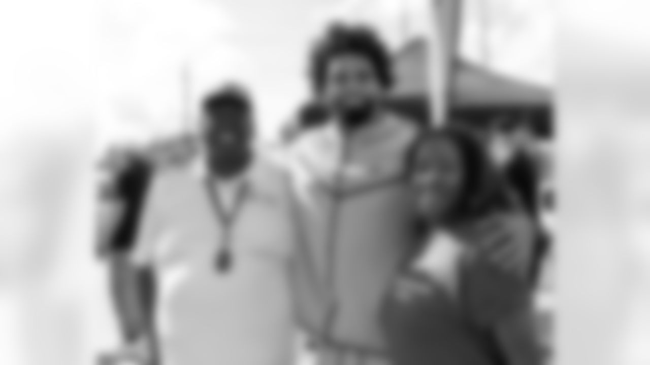 Chris Olave and The Olave Family Foundation volunteered with Lighthouse Nola and Second Harvest Food Bank for their Thanksgiving turkey drive through on Nov. 25, 2025.