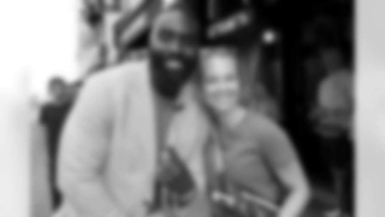 New Orleans Saints linebacker Demario Davis joined local Parisian fans, including our 2025 International Fan of the Year, as well as Paris Musketeers representatives, and FFFA coaches for happy hour at New Orléans Saints Café in in Paris, France on Thursday, July 10, 2025.