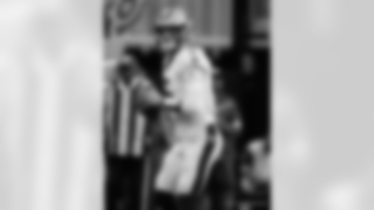 Check out the game action photos from the New Orleans Saints game against the Atlanta Falcons for Week 18 of the 2025 NFL season on Jan. 4, 2026 at Mercedes-Benz Stadium.