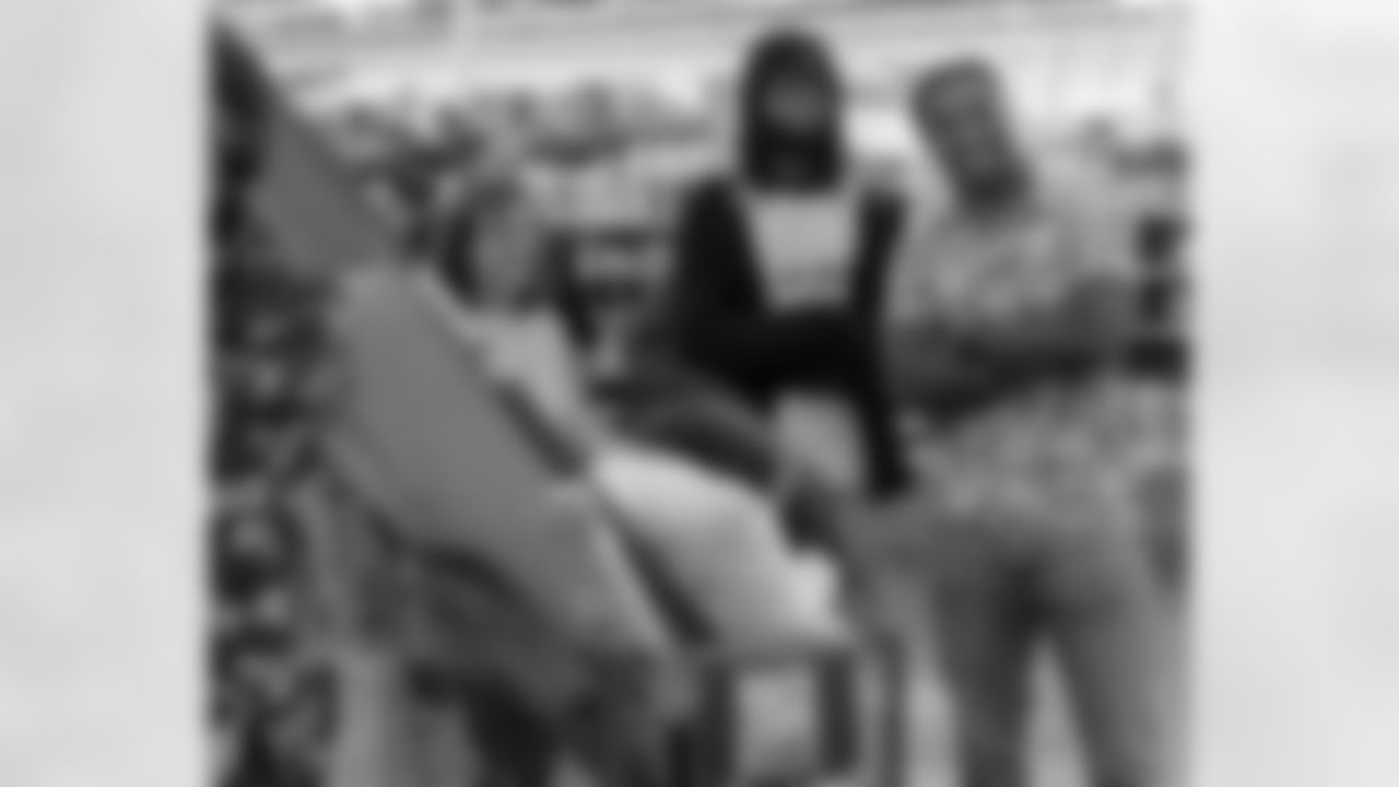 New Orleans Saints safety Justin Reid teamed up with Heroes of New Orleans for their annual holiday blitz shopping spree on Monday, Dec. 15, 2025.