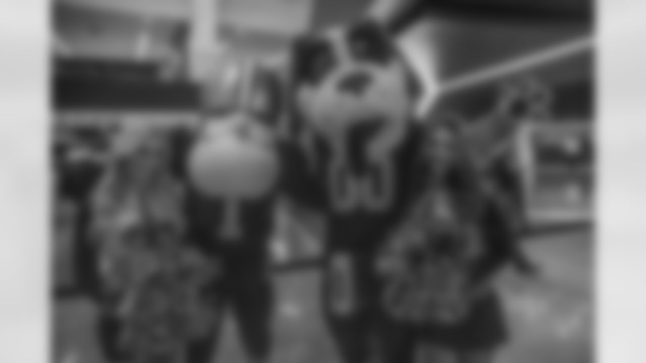 New Orleans Saints Owner Gayle Benson and recent Saints Hall of Fame inductee Tracy Porter greeted season ticket holders as their names were added to the 50th Season Ticket Holder monument prior to the Saints game on Sunday, Dec. 14, 2025.