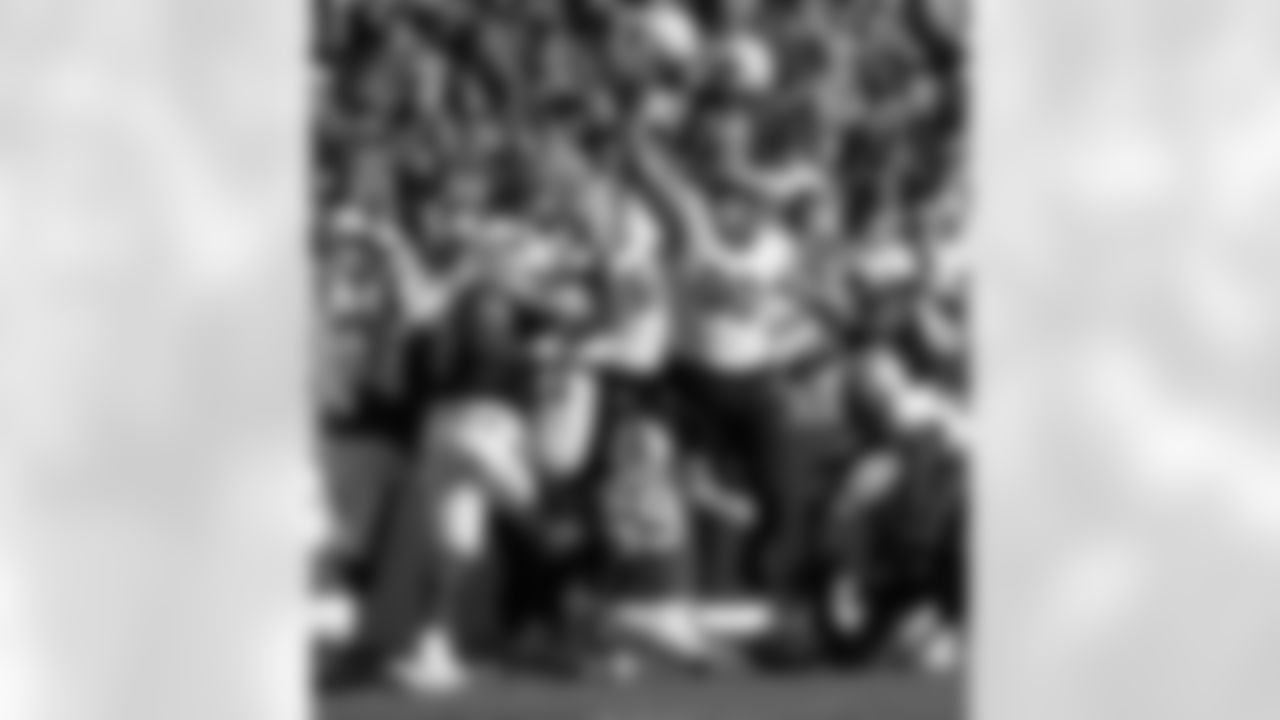 DT Bryan Bresee (90) assists in blocking the ball during the New Orleans Saints game against the Buffalo Bills for Week 4 of the 2025 NFL Season on Sept. 28, 2025 at Highmark Stadium.