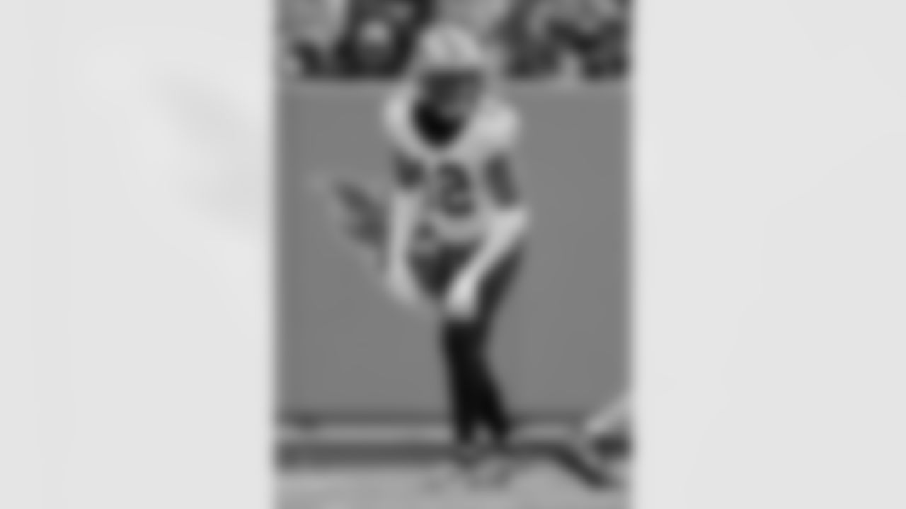 Check out the game action photos from the New Orleans Saints game against the Tennessee Titans for Week 17 of the 2025 NFL season on Dec. 28, 2025 at Nissan Stadium.