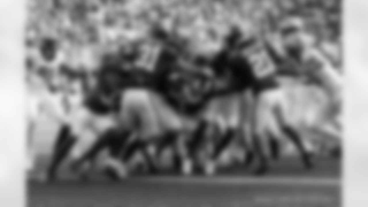 RB Kendre Miller (25) pile rushes into the end zone for the touchdown during the New Orleans Saints game against the New York Giants for Week 14 of the 2024 NFL Season on Dec. 8, 2024 at MetLife Stadium.
