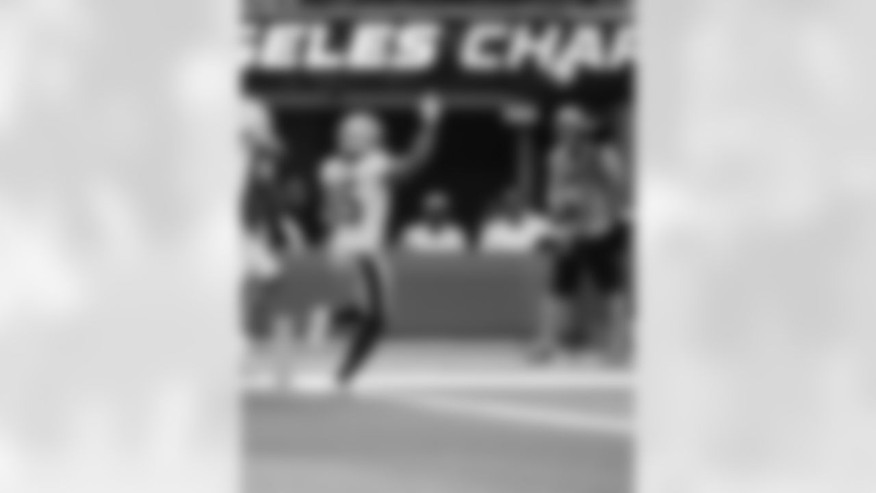 Check out the game action photos from the New Orleans Saints game against the Los Angeles Chargers in Week 1 of the 2025 NFL preseason.