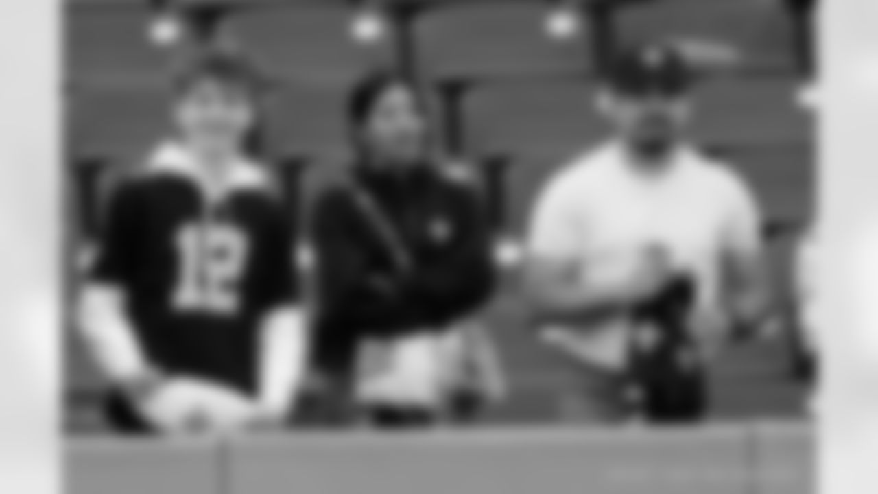 Check out the fan photos from the New Orleans Saints game against the Tennessee Titans for Week 17 of the 2025 NFL season on Dec. 28, 2025 at Nissan Stadium.