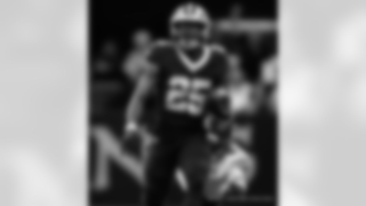 Check out the game action shots from the New Orleans Saints game against the Chicago Bears in Week 9 of the 2023 NFL season.