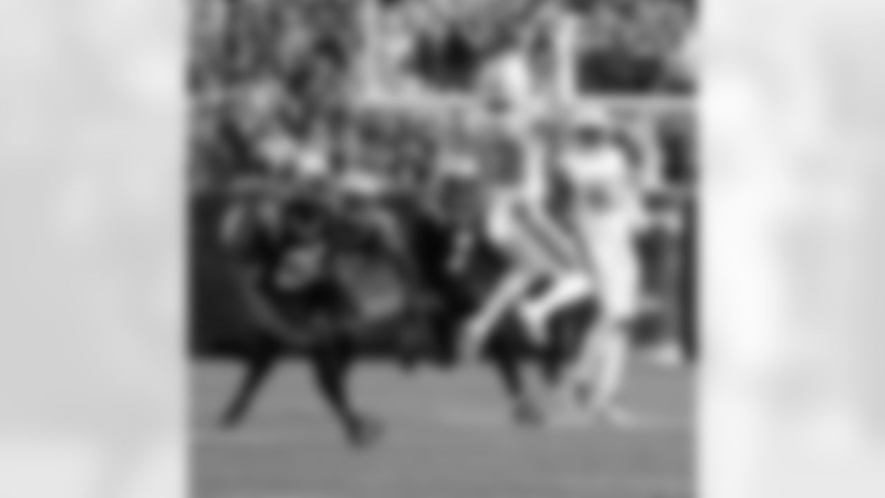 Check out the game action photos from the New Orleans Saints game against the Carolina Panthers for Week 10 of the 2025 NFL season on Nov. 9, 2025 at Bank of America Stadium.