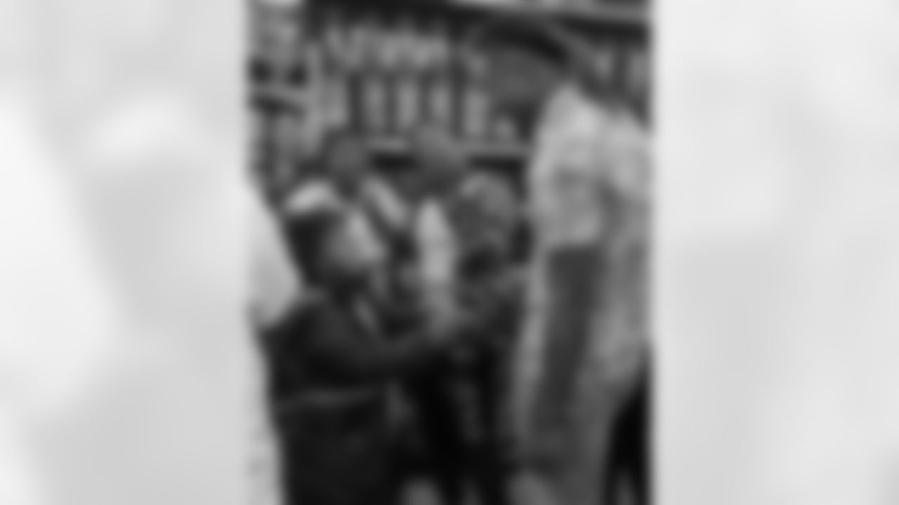 New Orleans Saints safety Justin Reid teamed up with Heroes of New Orleans for their annual holiday blitz shopping spree on Monday, Dec. 15, 2025.