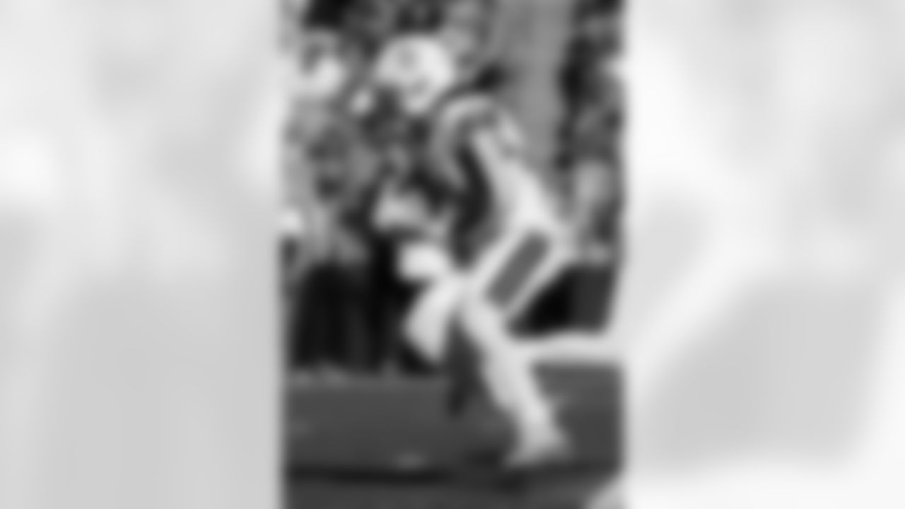 Check out the game action photos from the New Orleans Saints game against the Carolina Panthers for Week 10 of the 2025 NFL season on Nov. 9, 2025 at Bank of America Stadium.