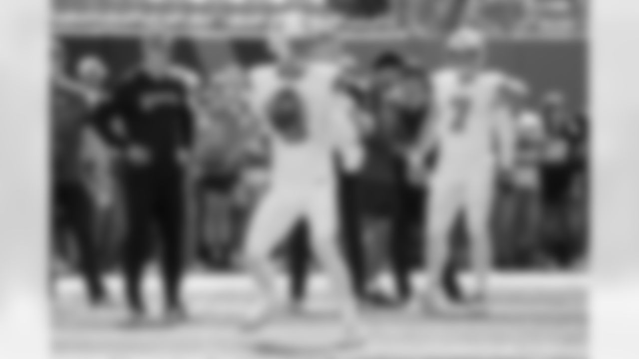 Check out the pregame photos from the New Orleans Saints game against the Carolina Panthers for Week 10 of the 2025 NFL season on Nov. 9, 2025 at Bank of America Stadium.