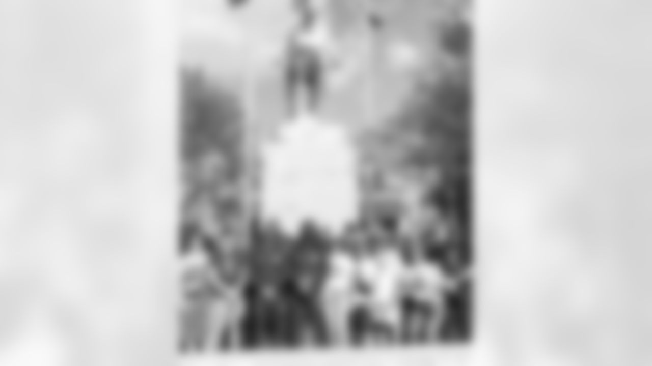 New Orleans Saints welcomed the Paris Musketeers to New Orleans as the group participated in a guided walking tour and meeting with the French Consulate on November 20, 2025.