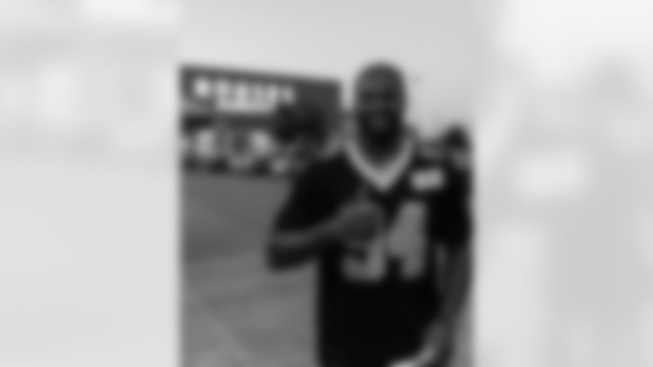 New Orleans Saints defensive end Cameron Jordan teamed up with Southern Quality Ford to provide random acts of kindness throughout the city on December 22, 2025. Jordan shared Rouses Markets gift cards with holiday shoppers, filled tanks for local fans at Chevron gas stations, and treated customers to oil changes at Southern Quality Ford.