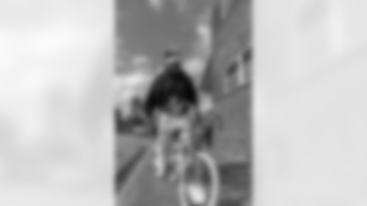 New Orleans Saints defensive tackle Davon Godchaux hosted a holiday bike giveaway on Saturday, Dec. 20, 2025 in Plaquemine, Louisiana, providing children with bicycles to celebrate Christmas and spread holiday cheer in the community.