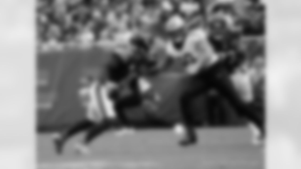 Check out the game action photos from the New Orleans Saints game against the Chicago Bears for Week 7 of the 2025 NFL season on Oct. 19, 2025 at Soldier Field.