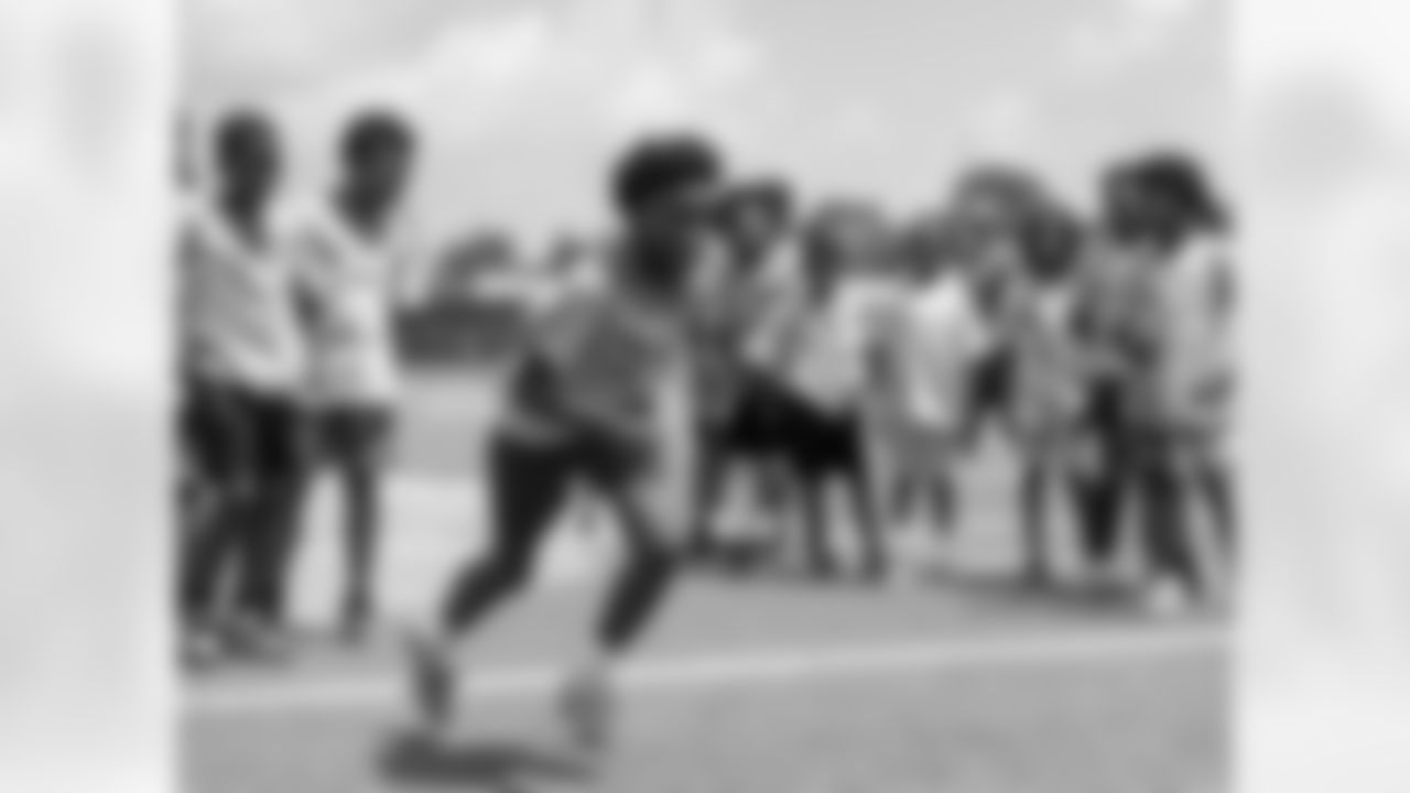 Gallery-Davon-Godchaux-NFLPA-Youth-Camp-060725-08