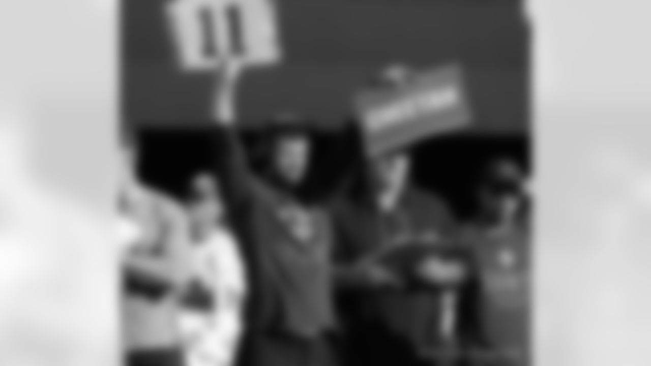 Check out the pregame photos from the New Orleans Saints game against the Carolina Panthers for Week 10 of the 2025 NFL season on Nov. 9, 2025 at Bank of America Stadium.