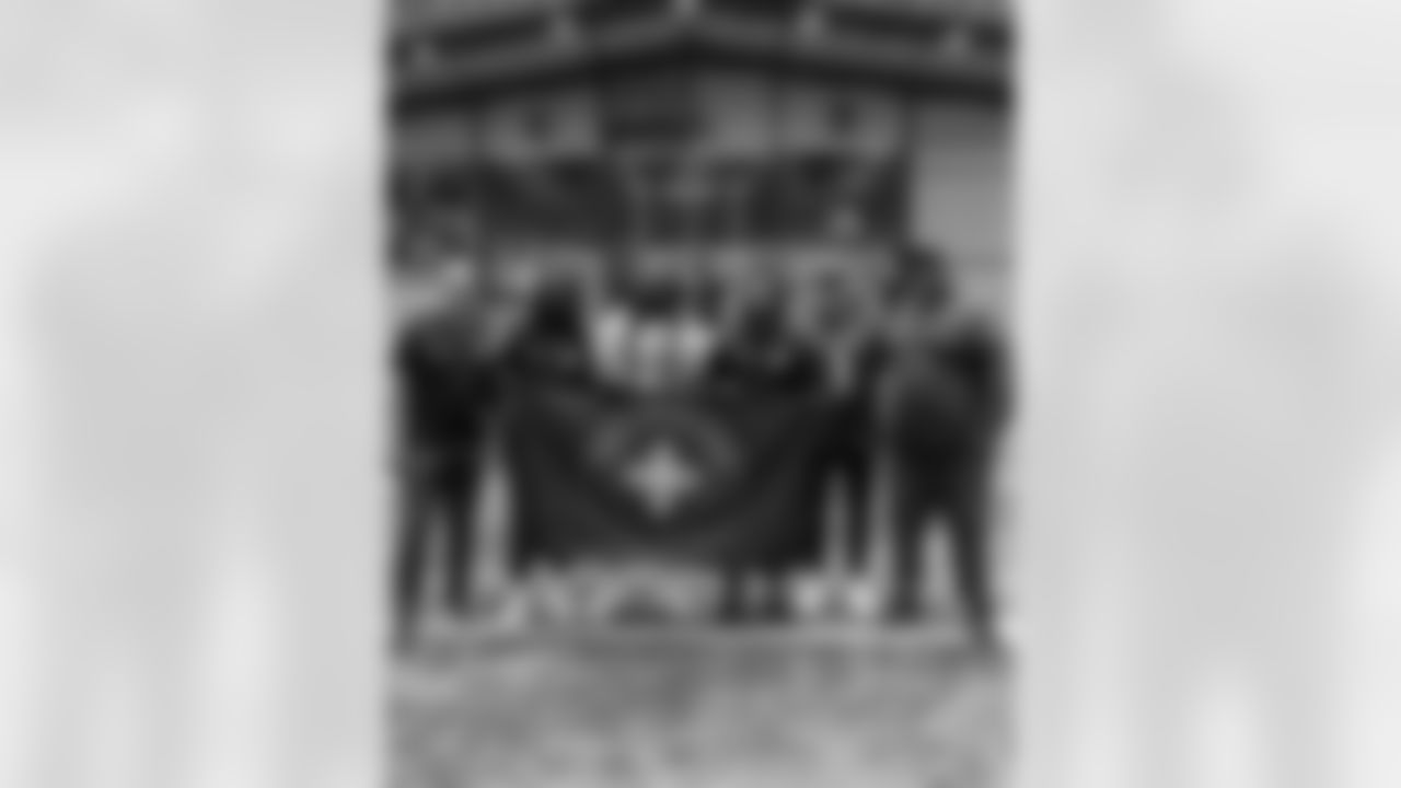 New Orleans Saints head coach Kellen Moore and Saints players welcomed the Paris Musketeers to the Ochsner Sports Performance Center on Saturday, November 22, 2025.