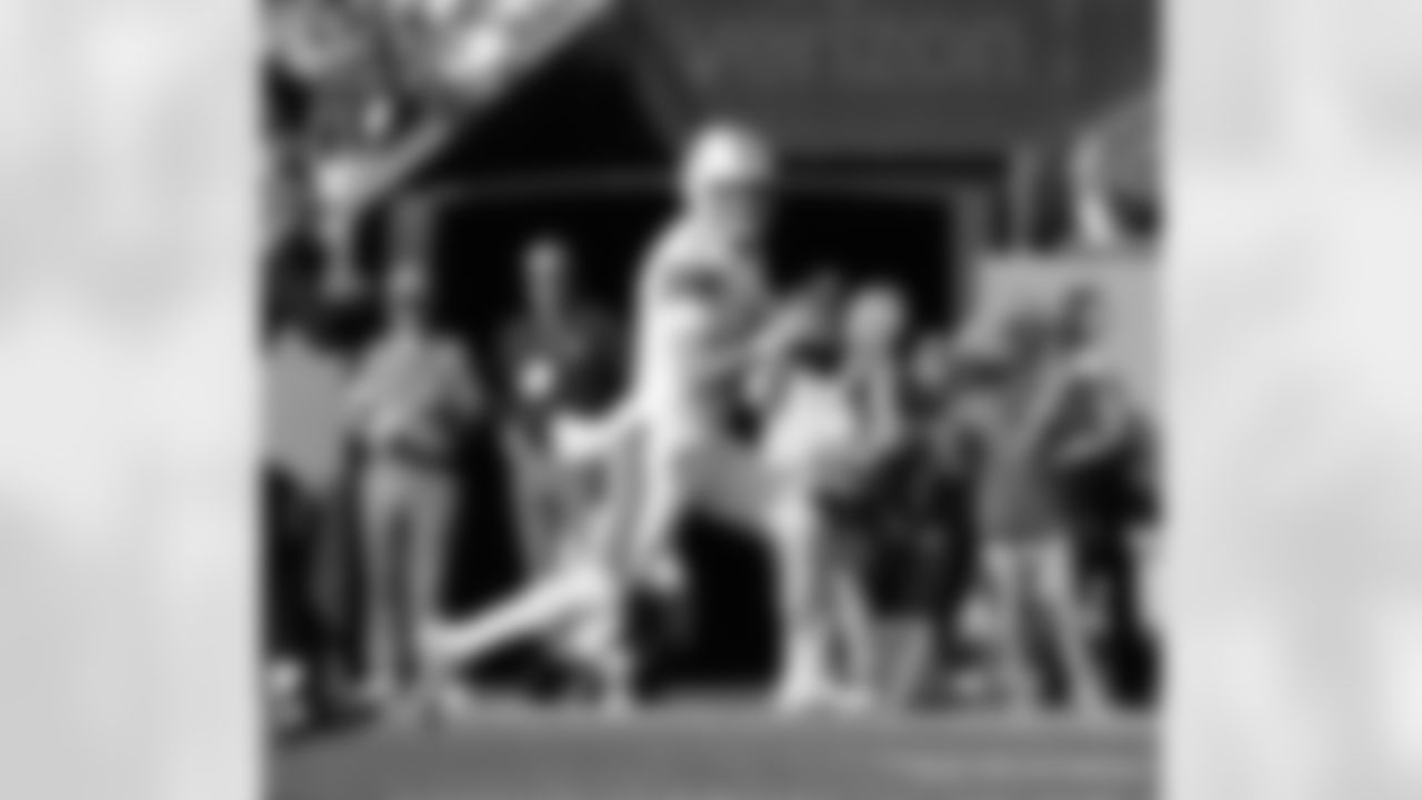 Check out the game action photos from the New Orleans Saints game against the Carolina Panthers for Week 10 of the 2025 NFL season on Nov. 9, 2025 at Bank of America Stadium.