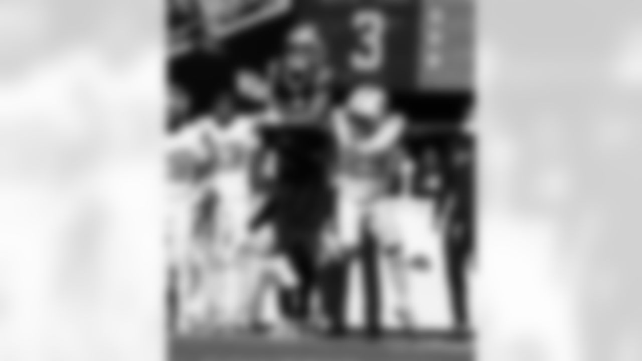 Check out the game action photos from the New Orleans Saints game against the Carolina Panthers for Week 10 of the 2025 NFL season on Nov. 9, 2025 at Bank of America Stadium.