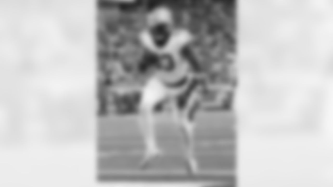 TE Juwan Johnson (83) makes an 11 yard touchdown during the New Orleans Saints game against the New York Giants for Week 14 of the 2024 NFL Season on Dec. 8, 2024 at MetLife Stadium.