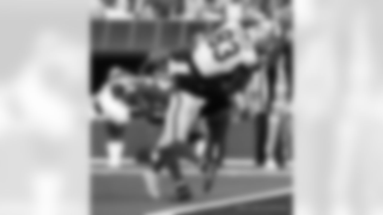 Check out the game action photos from the New Orleans Saints game against the Los Angeles Rams for Week 9 of the 2025 NFL season on Nov. 2, 2025 at SoFi Stadium.