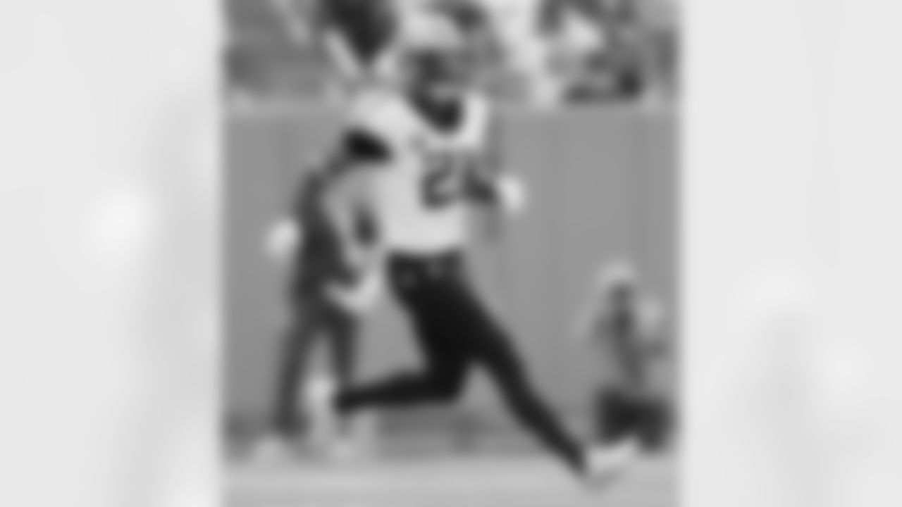 Check out the game action photos from the New Orleans Saints game against the Tennessee Titans for Week 17 of the 2025 NFL season on Dec. 28, 2025 at Nissan Stadium.