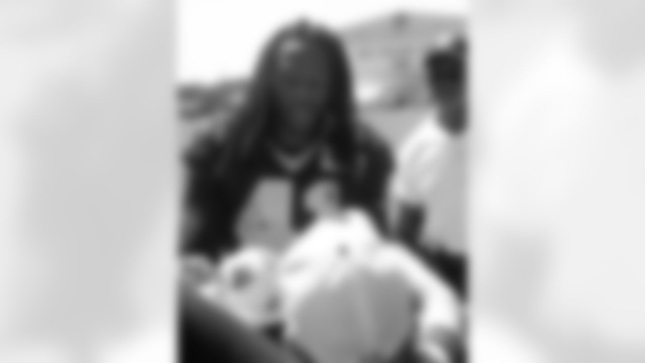 New Orleans Saints players greeted fans and signed autographs during Day 5 of 2025 Saints Training Camp presented by Rouses Markets at the Ochsner Sports Performance Center on Monday, June 28.