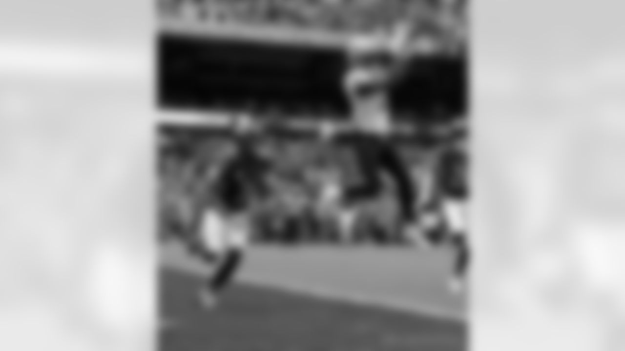 Check out the game action photos from the New Orleans Saints game against the Chicago Bears for Week 7 of the 2025 NFL season on Oct. 19, 2025 at Soldier Field.