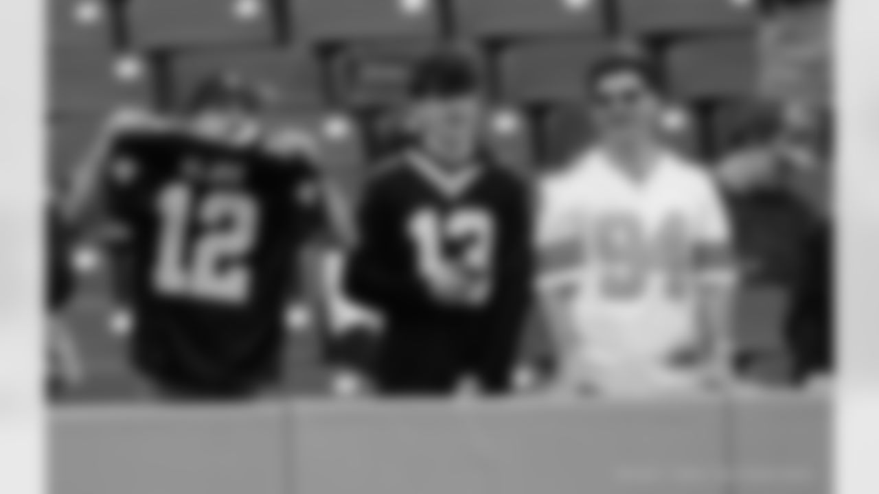 Check out the fan photos from the New Orleans Saints game against the Tennessee Titans for Week 17 of the 2025 NFL season on Dec. 28, 2025 at Nissan Stadium.