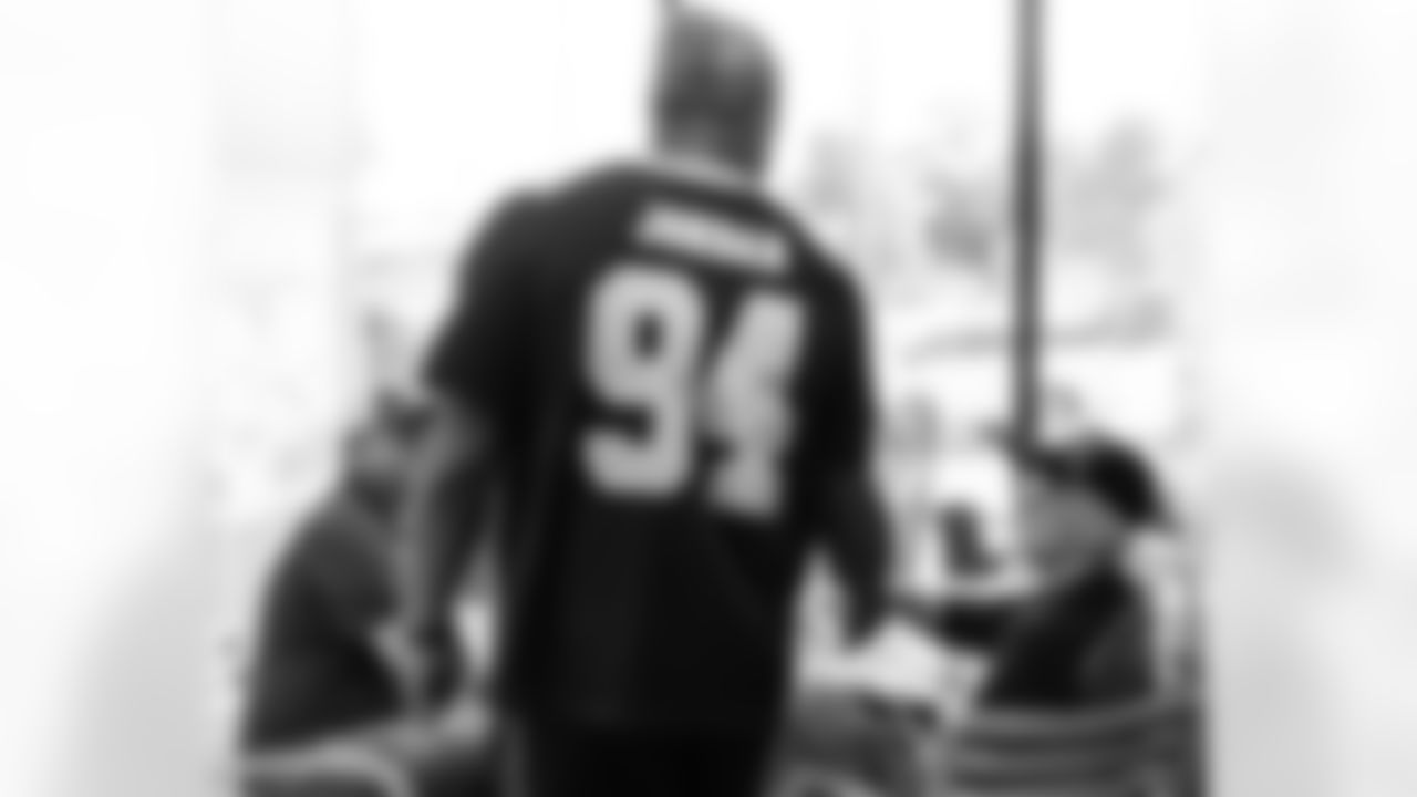 New Orleans Saints defensive end Cameron Jordan teamed up with Southern Quality Ford to provide random acts of kindness throughout the city on December 22, 2025. Jordan shared Rouses Markets gift cards with holiday shoppers, filled tanks for local fans at Chevron gas stations, and treated customers to oil changes at Southern Quality Ford.