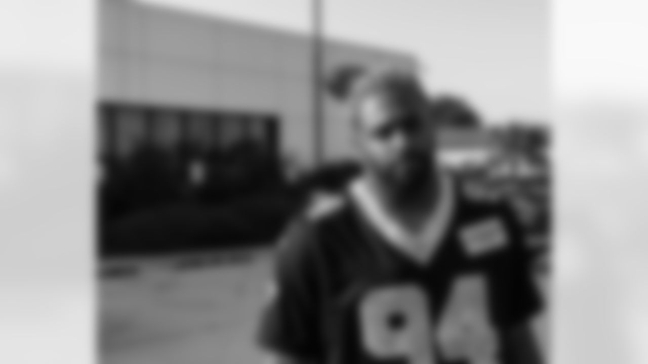 New Orleans Saints defensive end Cameron Jordan teamed up with Southern Quality Ford to provide random acts of kindness throughout the city on December 22, 2025. Jordan shared Rouses Markets gift cards with holiday shoppers, filled tanks for local fans at Chevron gas stations, and treated customers to oil changes at Southern Quality Ford.